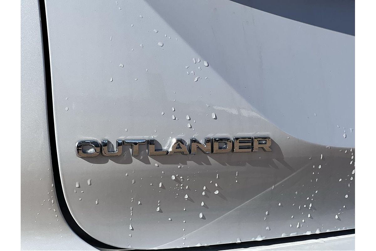 2024 Mitsubishi Outlander PHEV Exceed Tourer ZM