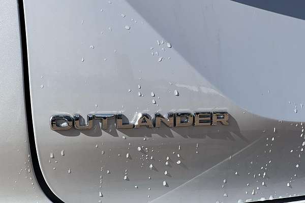 2024 Mitsubishi Outlander PHEV Exceed Tourer ZM