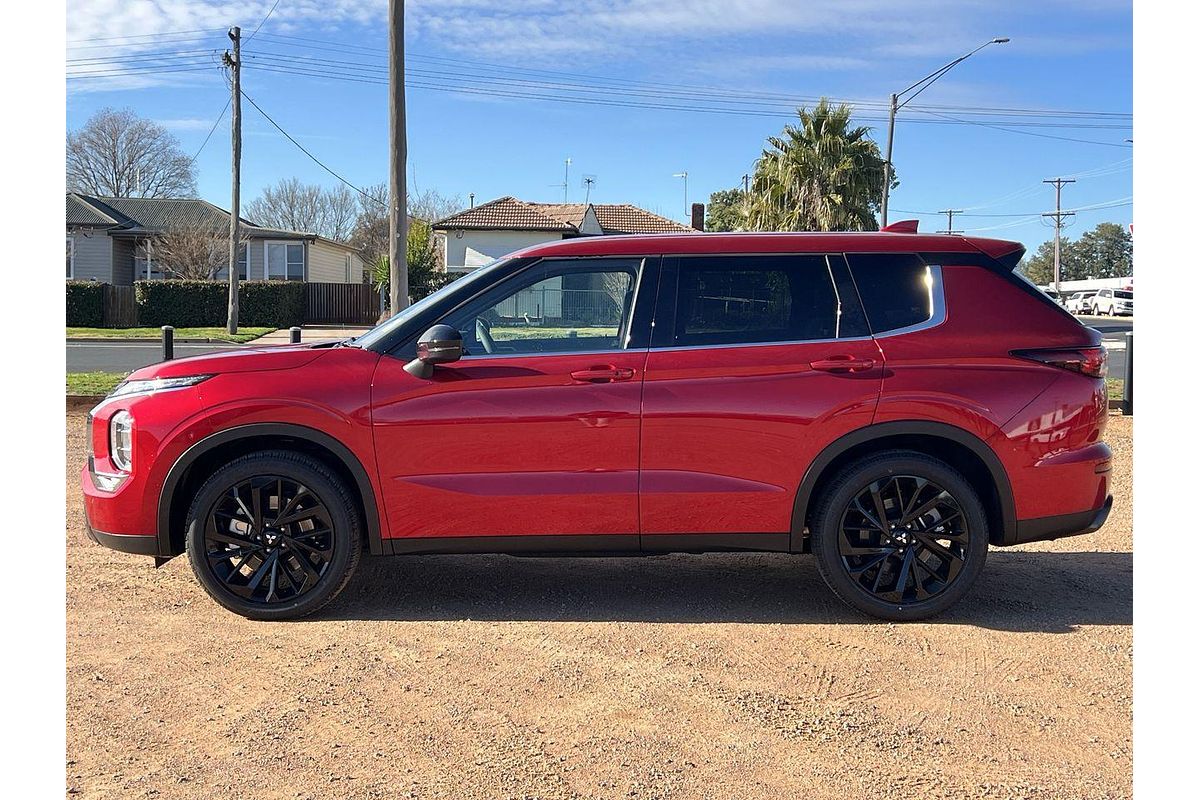 2024 Mitsubishi Outlander Black Edition ZM