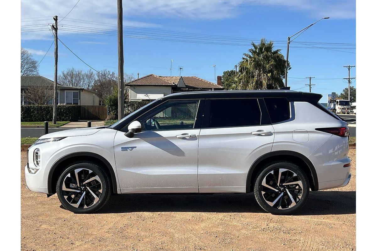 2024 Mitsubishi Outlander PHEV Exceed Tourer ZM