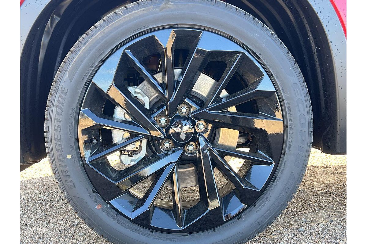2024 Mitsubishi Outlander Black Edition ZM