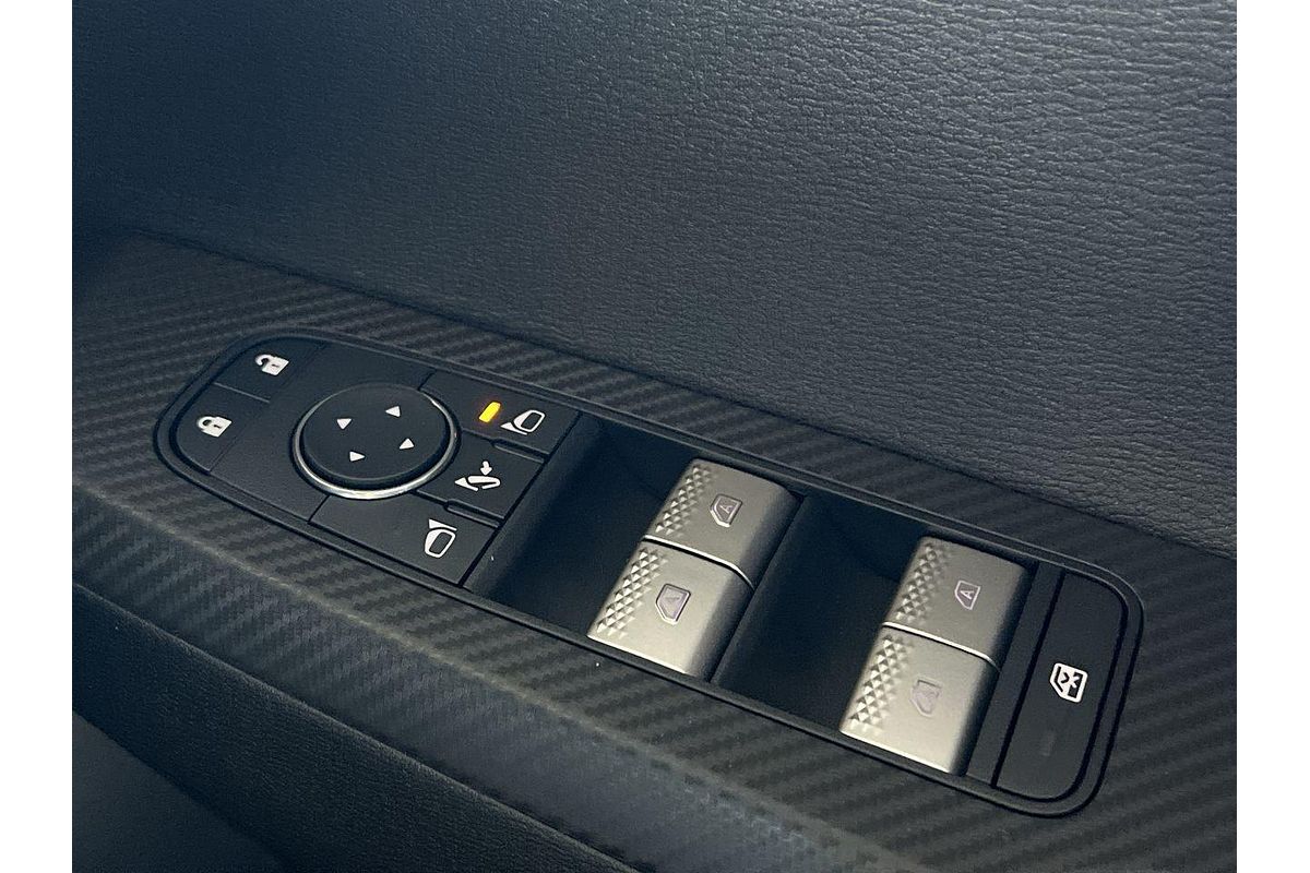 2024 Mitsubishi Outlander Black Edition ZM