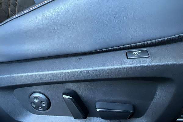 2024 Mitsubishi Outlander PHEV Exceed Tourer ZM