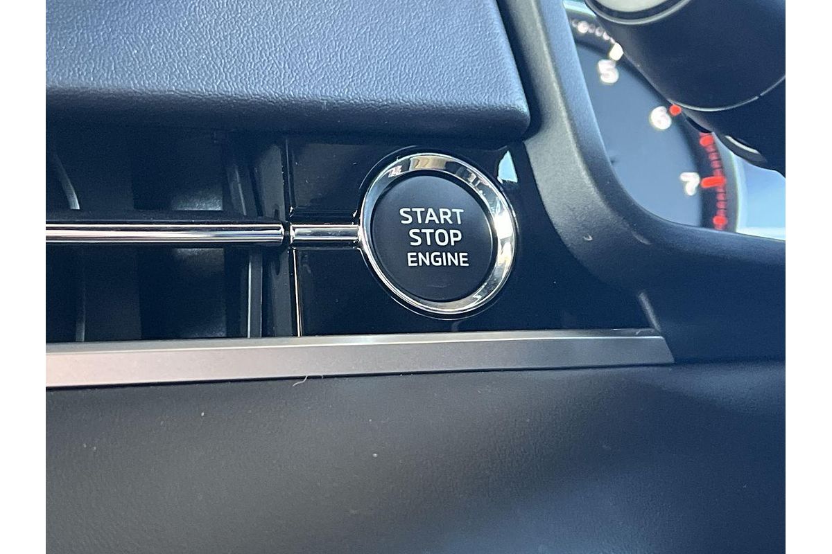 2024 Mitsubishi Outlander Black Edition ZM
