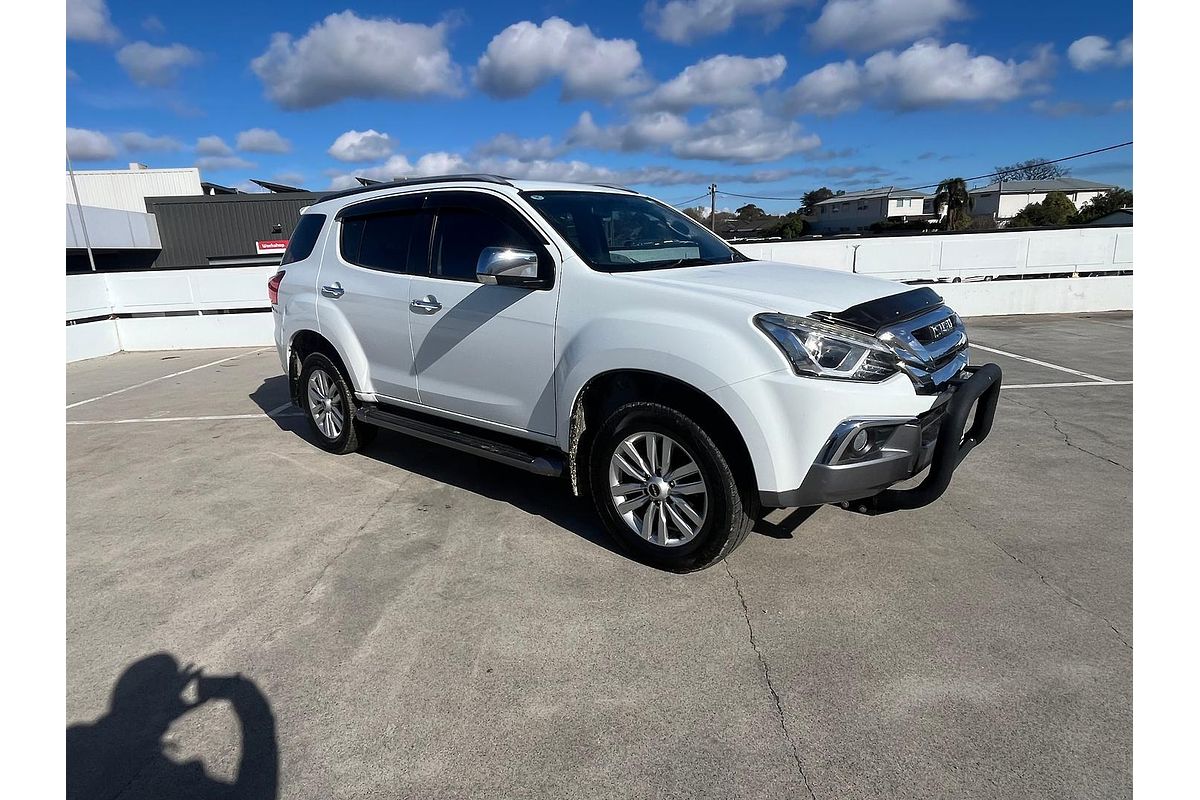 2018 Isuzu MU-X LS-T