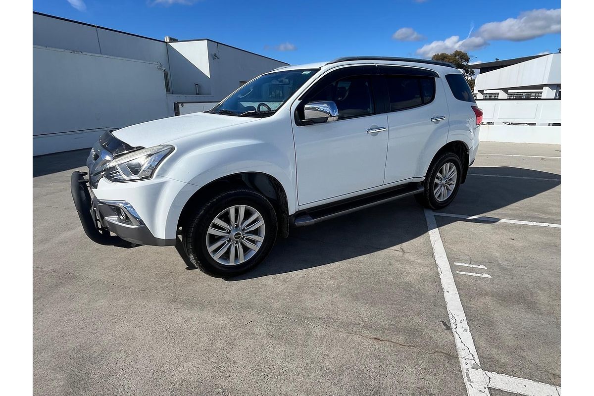 2018 Isuzu MU-X LS-T