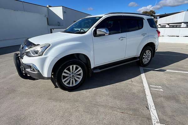 2018 Isuzu MU-X LS-T