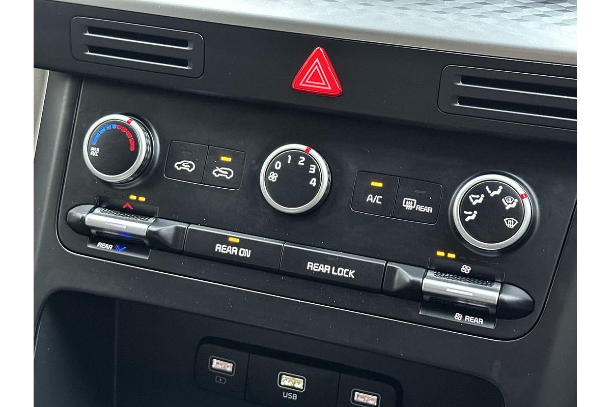 2023 Kia Carnival S KA4