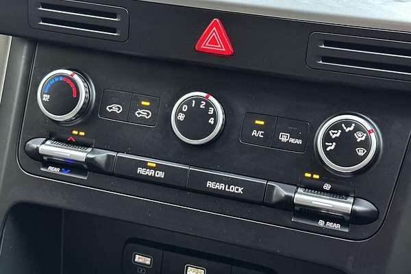 2023 Kia Carnival S KA4