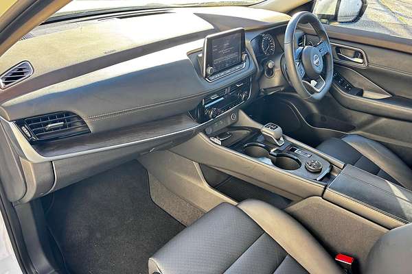 2024 Nissan X-TRAIL ST-L T33