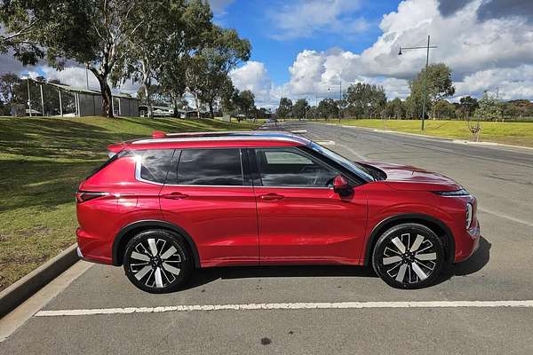 2025 Mitsubishi Outlander Exceed ZM