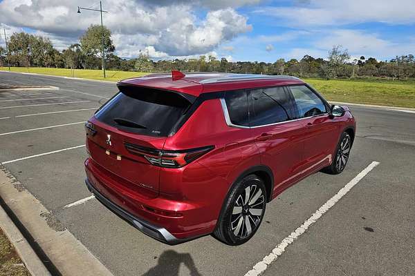 2025 Mitsubishi Outlander Exceed ZM