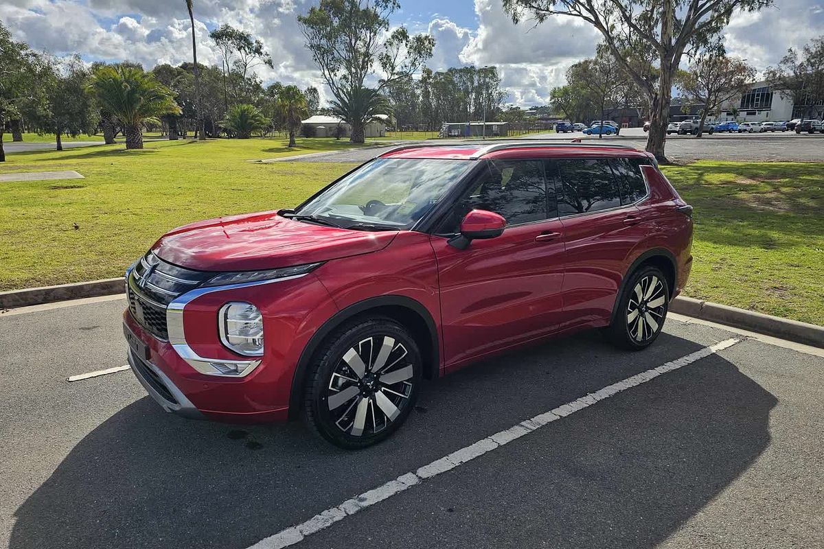 2025 Mitsubishi Outlander Exceed ZM