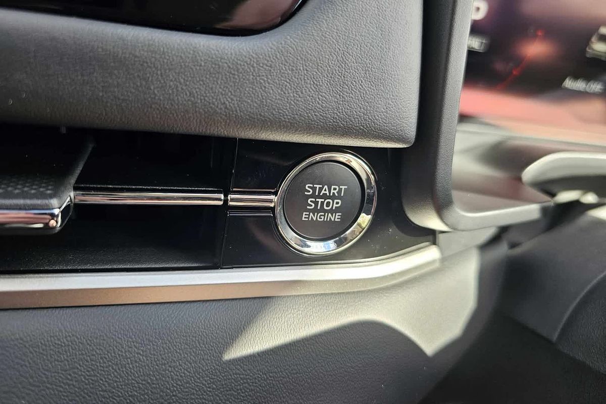 2025 Mitsubishi Outlander Exceed ZM