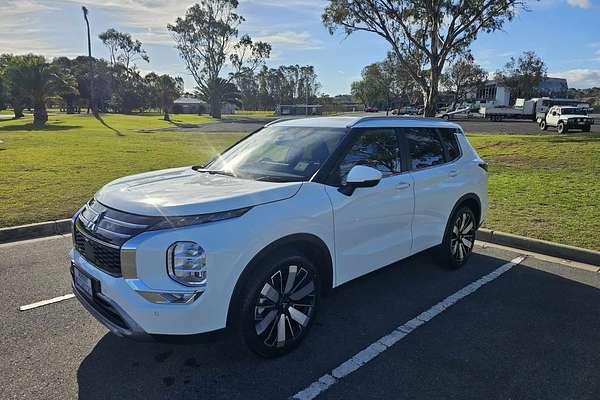 2025 Mitsubishi Outlander Aspire ZM
