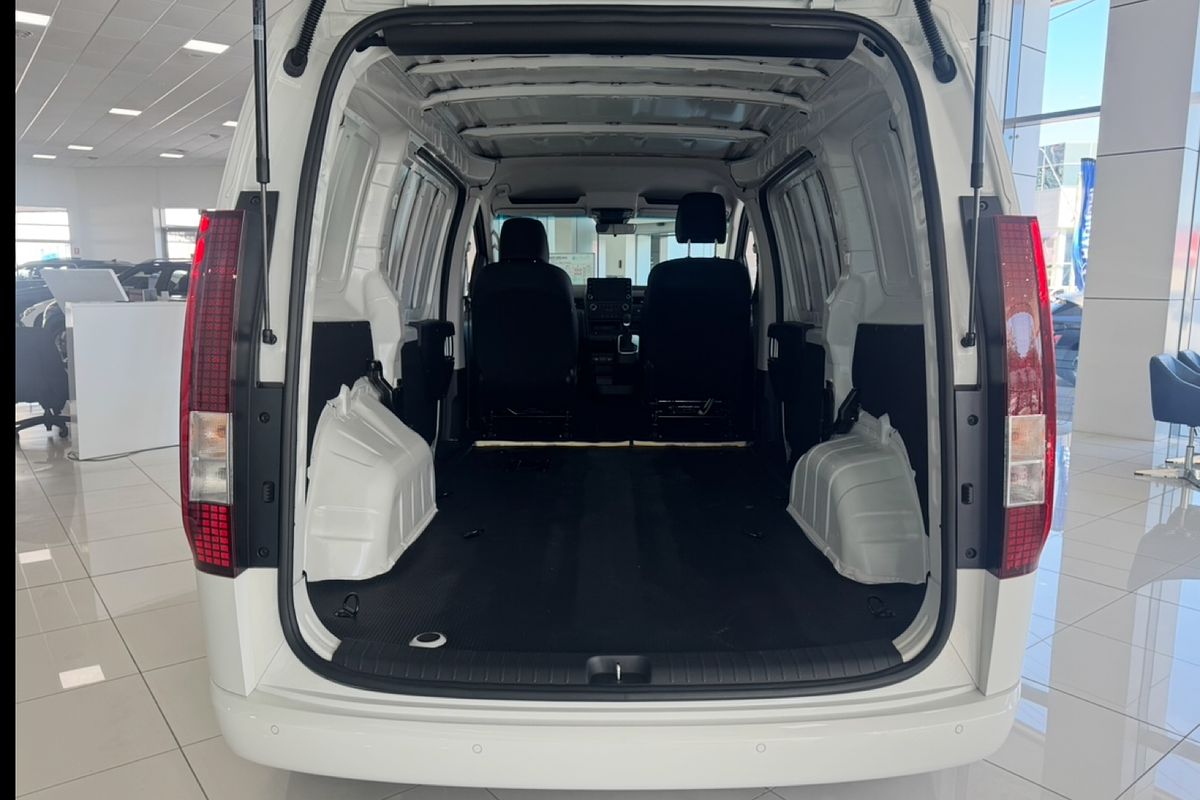2025 Hyundai STARIA LOAD US4.V3