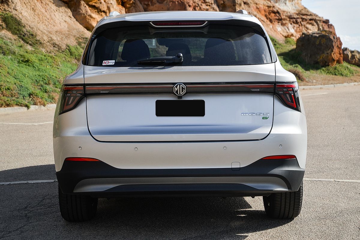 2025 MG MGS5 EV Essence 62 ZS3EM
