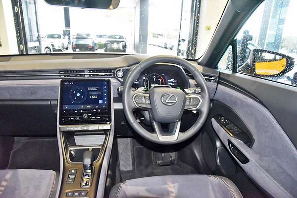 2024 Lexus LBX Sports Luxury MAYH10R