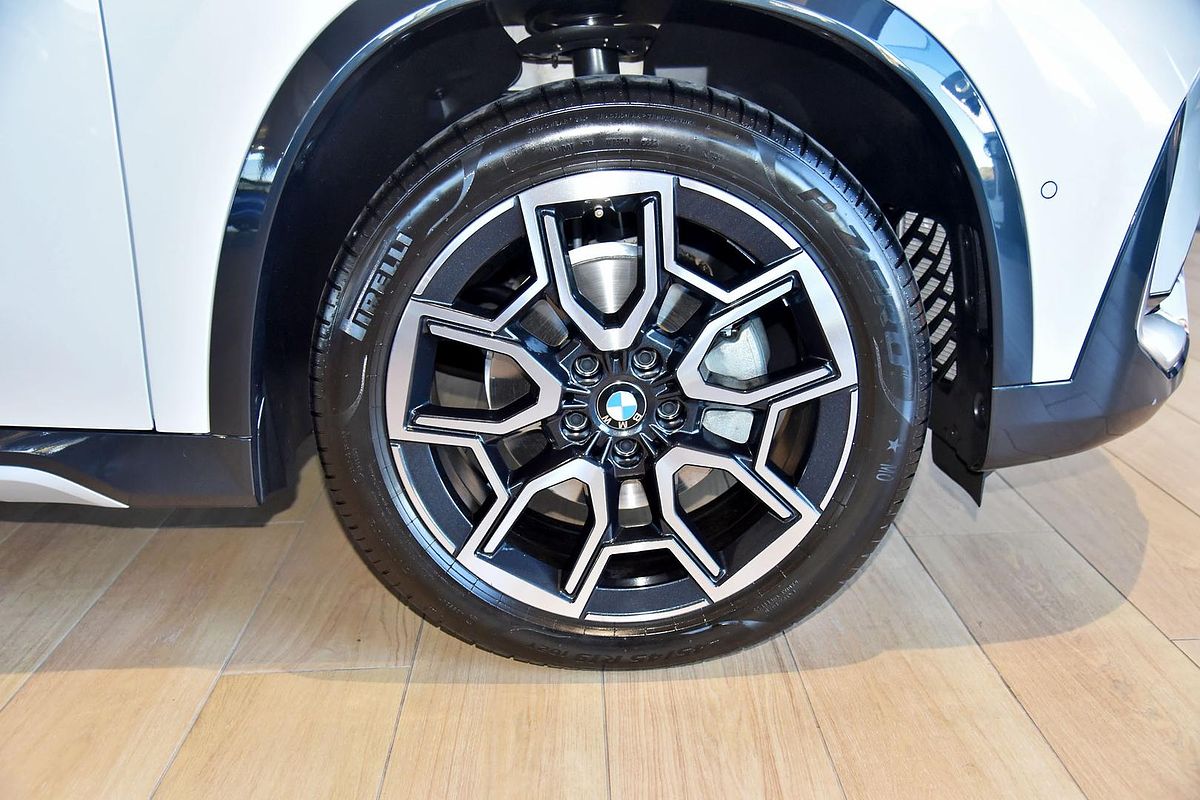 2023 BMW X1 xDrive20i U11