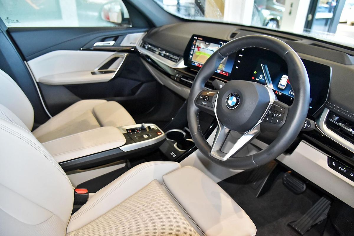 2023 BMW X1 xDrive20i U11