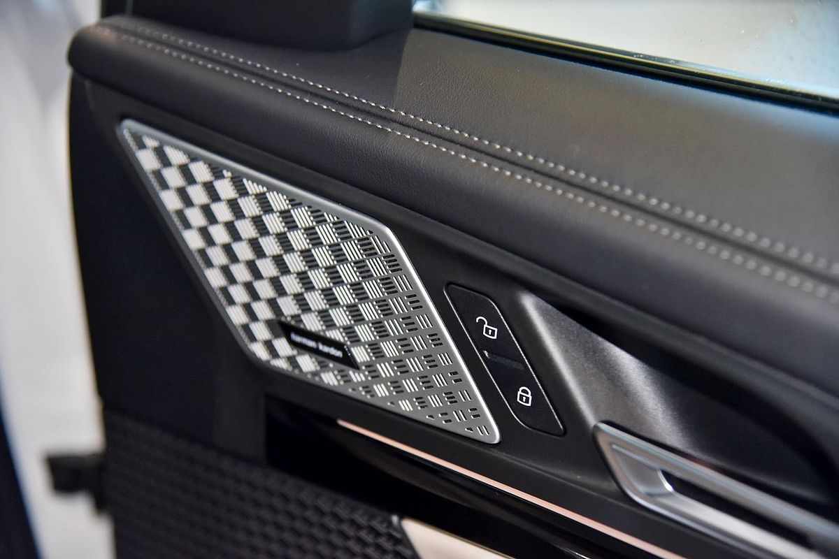 2023 BMW X1 xDrive20i U11