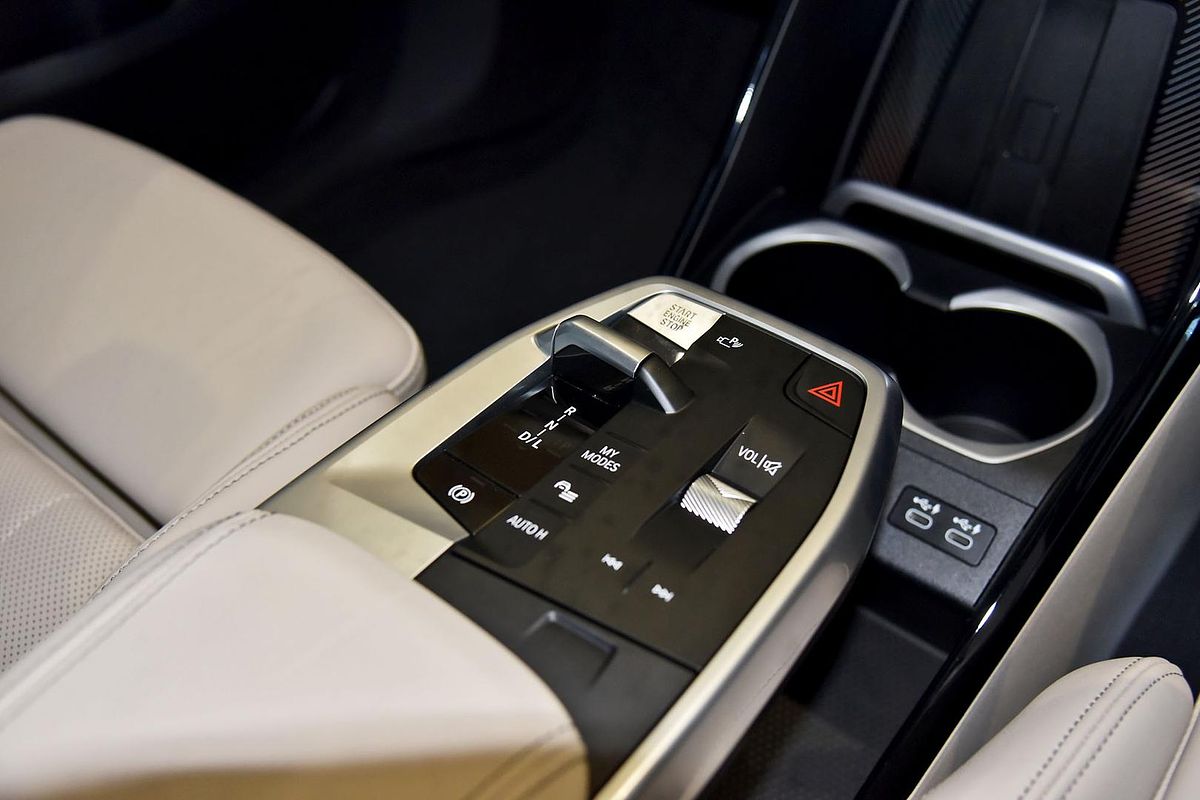 2023 BMW X1 xDrive20i U11