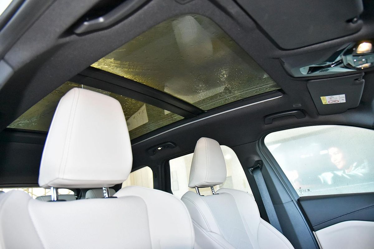 2023 BMW X1 xDrive20i U11
