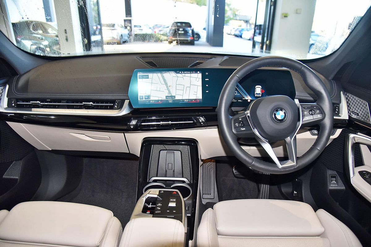 2023 BMW X1 xDrive20i U11