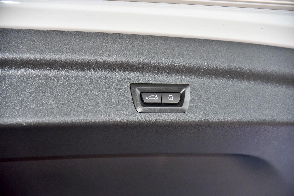 2023 BMW X1 xDrive20i U11