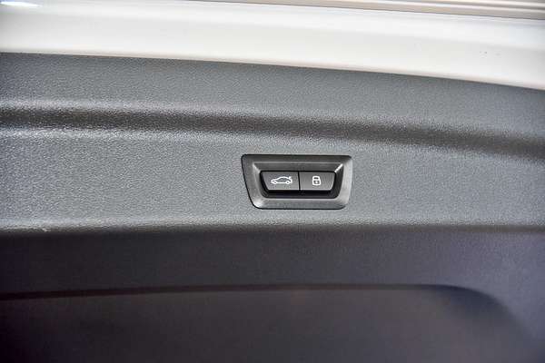 2023 BMW X1 xDrive20i U11