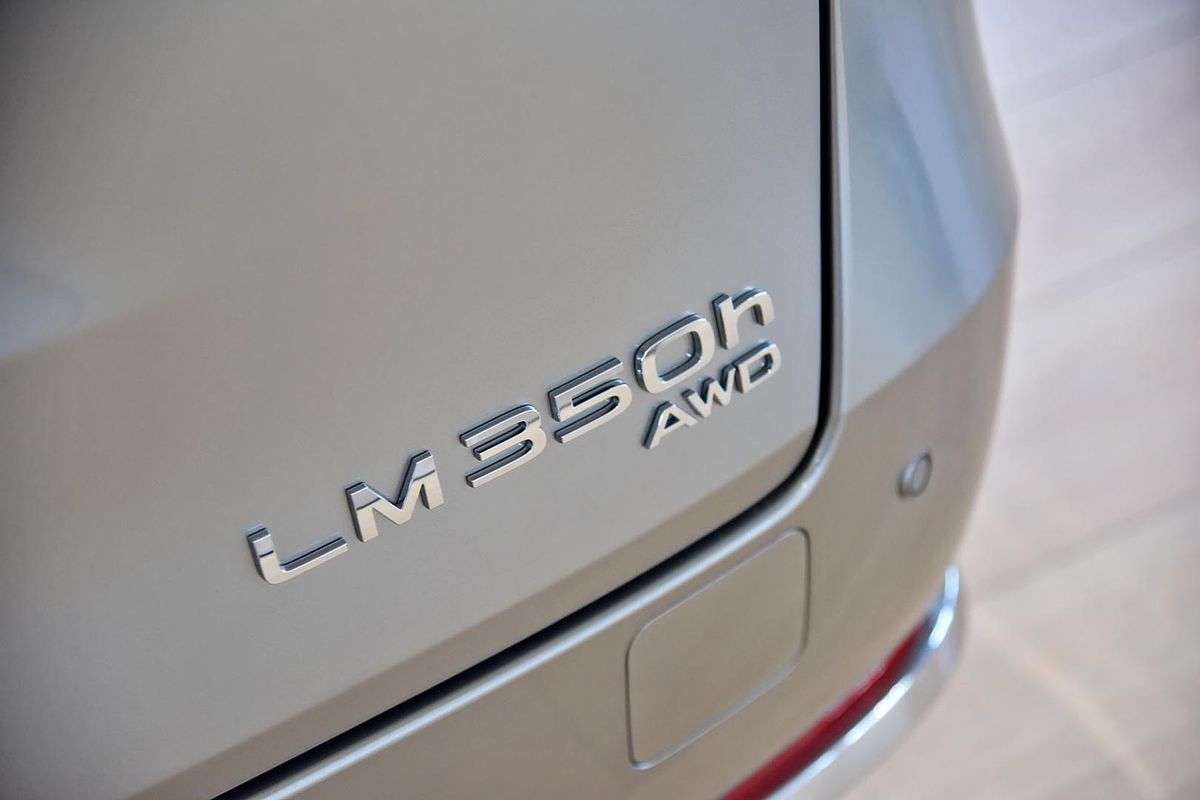 2024 Lexus LM LM350h Sports Luxury AAWH15R