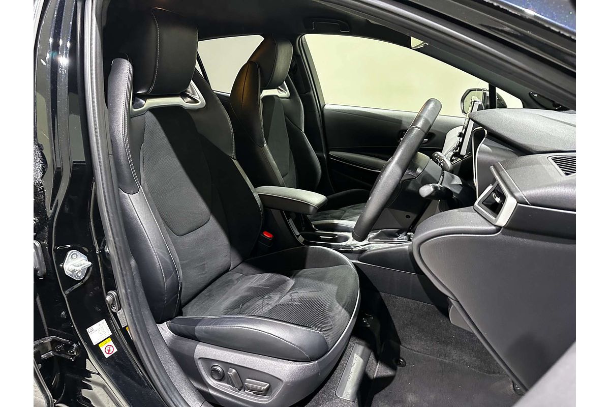 2020 Toyota Corolla ZR Hybrid ZWE211R
