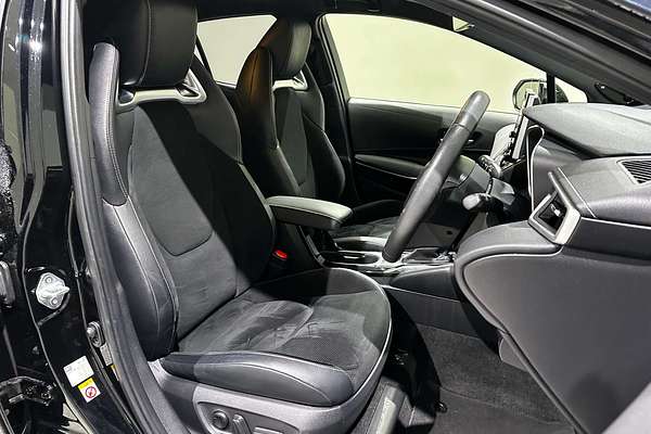 2020 Toyota Corolla ZR Hybrid ZWE211R