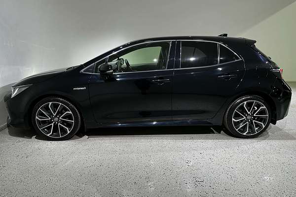 2020 Toyota Corolla ZR Hybrid ZWE211R