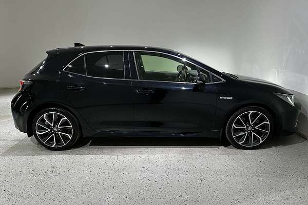 2020 Toyota Corolla ZR Hybrid ZWE211R