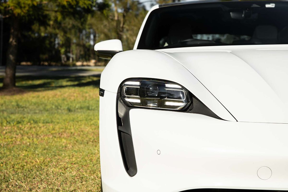 2022 Porsche Taycan  Y1A