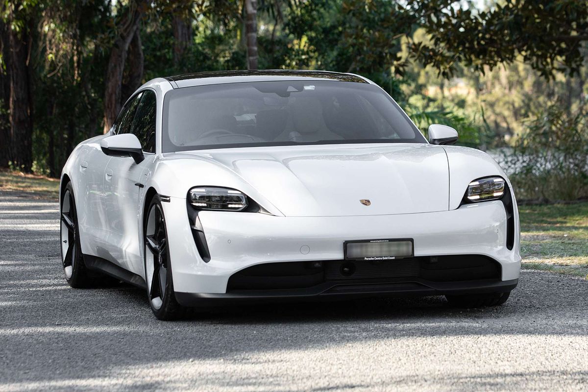 2022 Porsche Taycan  Y1A