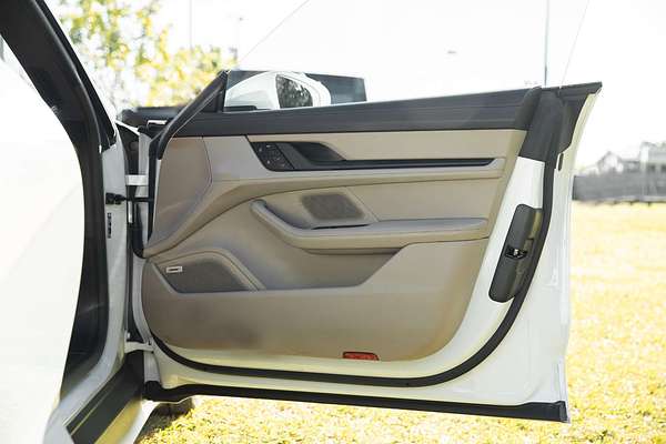 2022 Porsche Taycan  Y1A