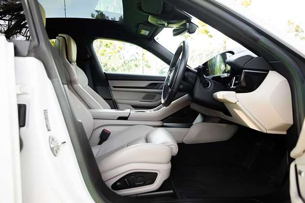 2022 Porsche Taycan  Y1A