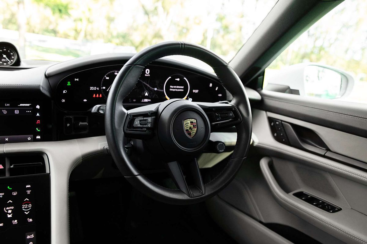 2022 Porsche Taycan  Y1A