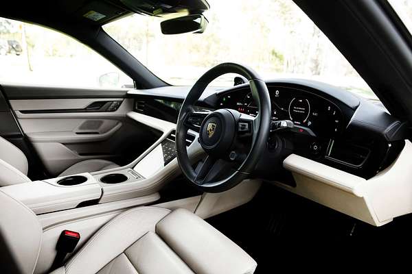 2022 Porsche Taycan  Y1A