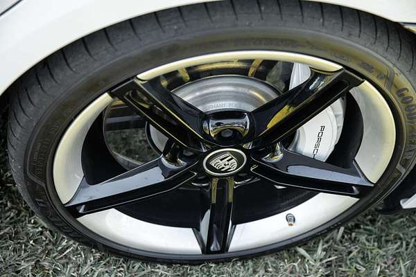 2022 Porsche Taycan  Y1A