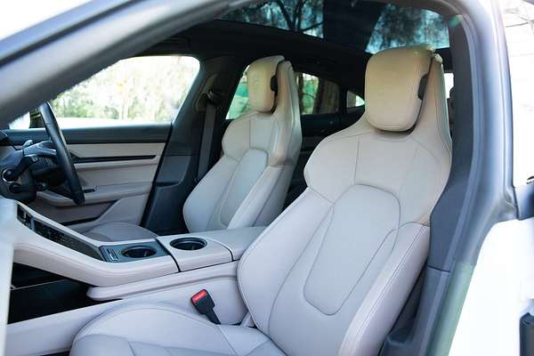 2022 Porsche Taycan  Y1A