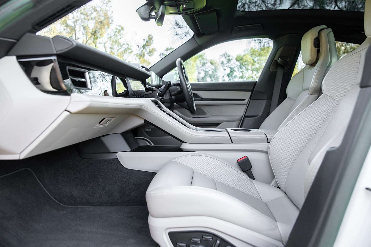 2022 Porsche Taycan  Y1A