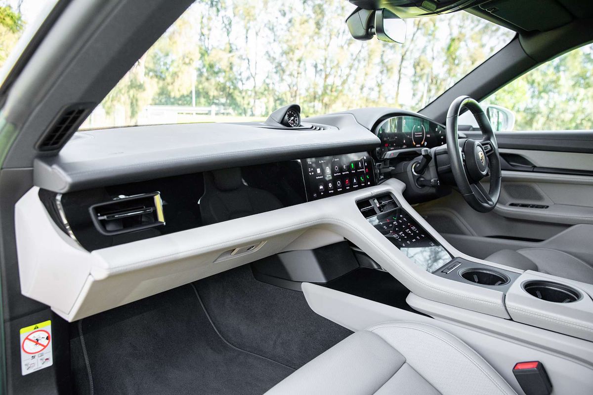 2022 Porsche Taycan  Y1A