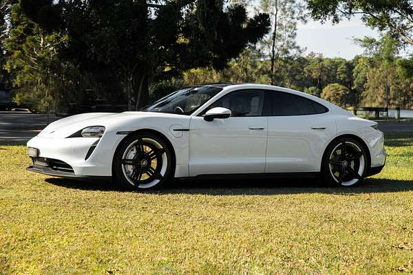 2022 Porsche Taycan  Y1A