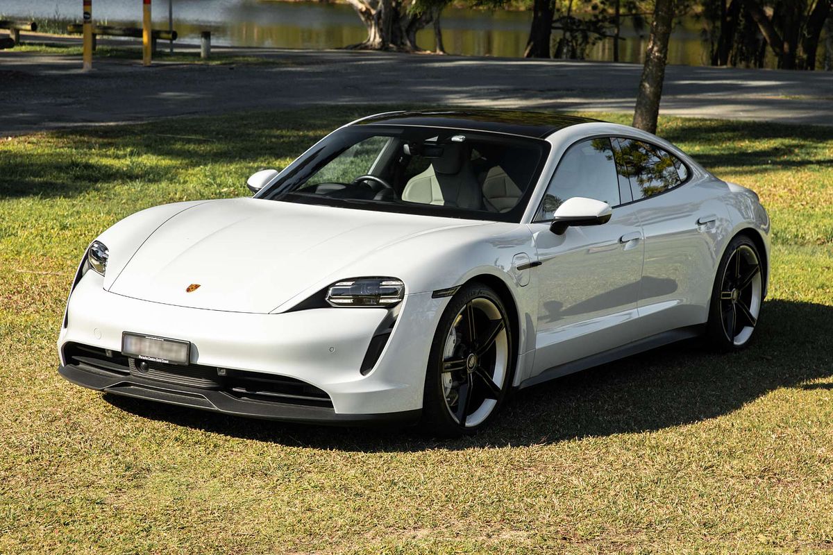 2022 Porsche Taycan  Y1A