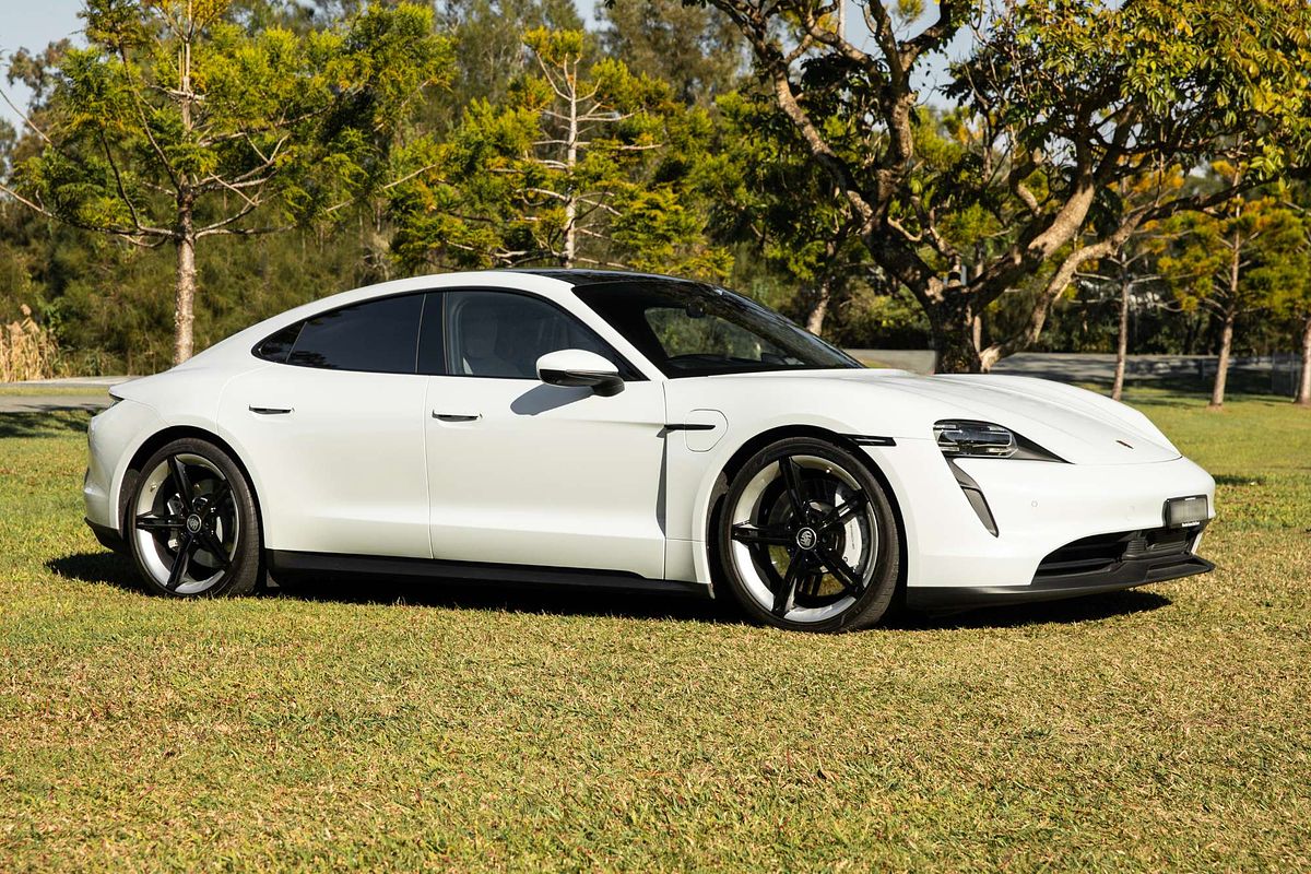 2022 Porsche Taycan  Y1A