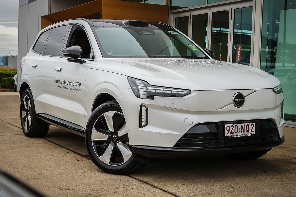 2025 Volvo EX90 Plus Twin Motor