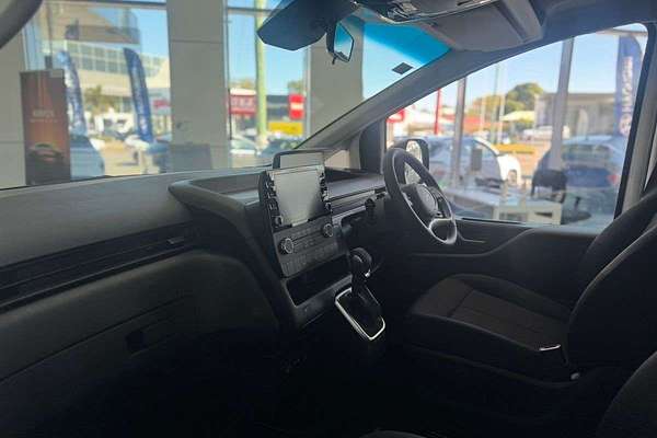 2025 Hyundai STARIA